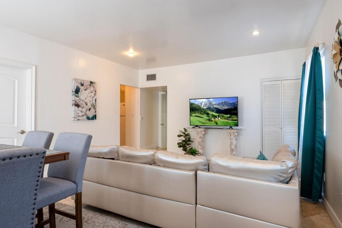 Spacious 2br With Full Kitchen & Dining In Beverly Hills *
